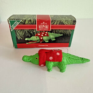 Christmas Croc Hallmark Christmas Crocodile in Scarf‎ Ornament Vintage 1990
